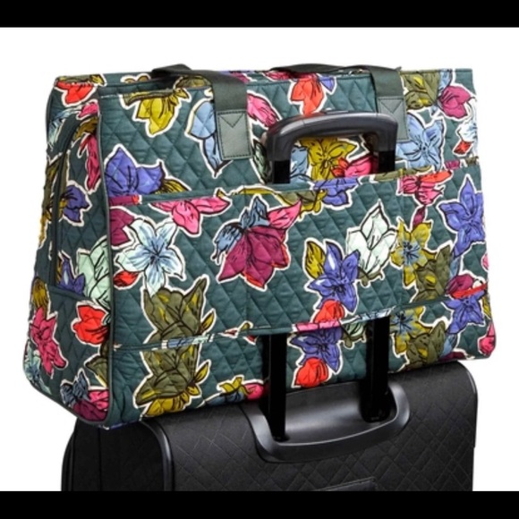 Vera Bradley travel bag - Picture 3 of 5